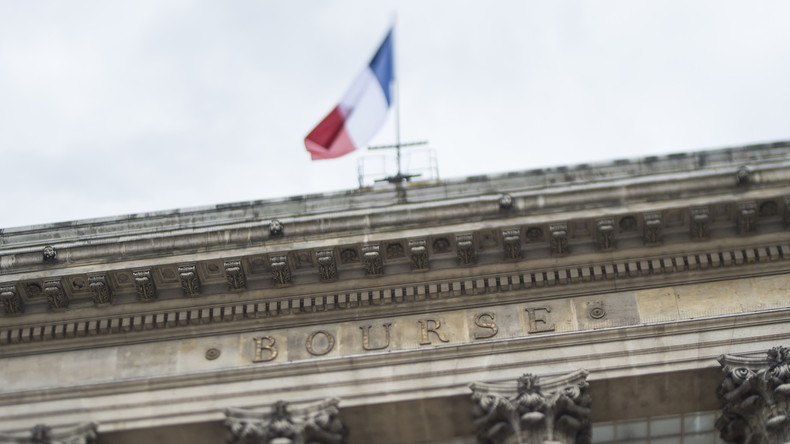 La Bourse de Paris «rassurée» par la recommandation du FBI de ne pas poursuivre Clinton