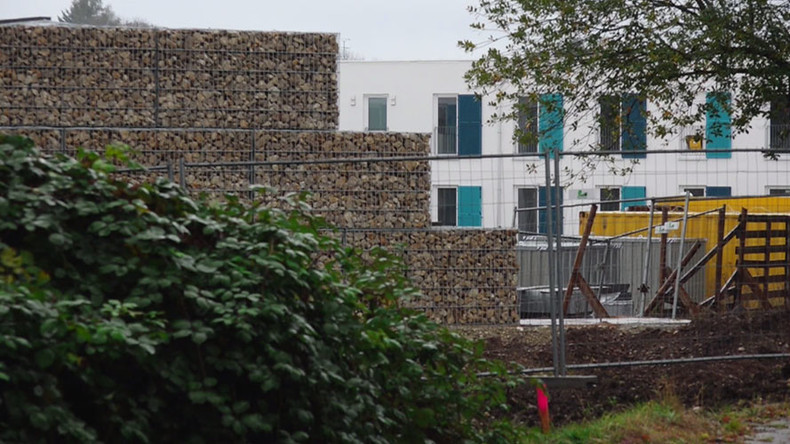 En Allemagne, un mur plus élevé que celui de Berlin séparera les migrants des habitants