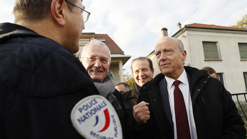 Primaire à droite : Alain Juppé déclare son amour des forces de l'ordre