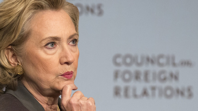 Un proche conseiller de Trump n'exclut pas des poursuites contre Clinton