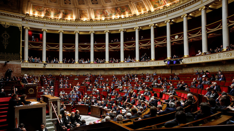 La proposition de destitution de Hollande transmise à l'exécutif, avec 79 députés LR signataires
