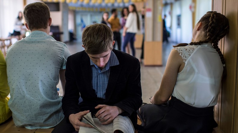 Russie : le comité d’enquête se penche sur la sexualité des adolescents