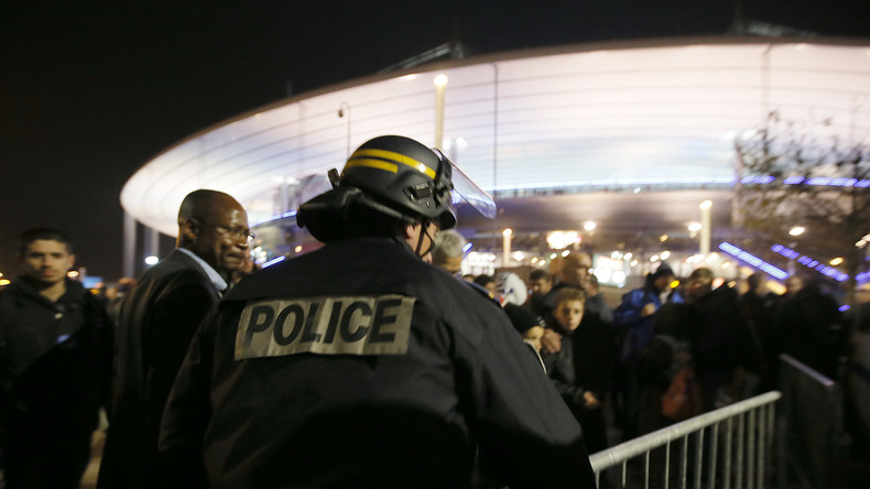Cérémonie de dévoilement d’une plaque commémorative aux abords du Stade de France