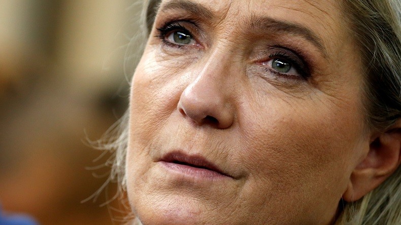 Marine Le Pen : «en France aussi le peuple peut renverser la table des élites»
