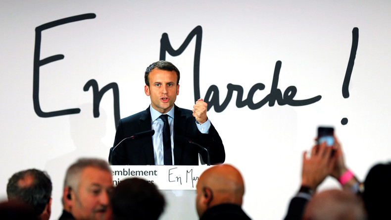 EN DIRECT : Emmanuel Macron se lance dans la course présidentielle, sur fond de critiques unanimes