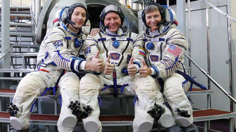 L’équipage du Soyouz donne sa dernière conférence de presse avant son départ pour l’ISS