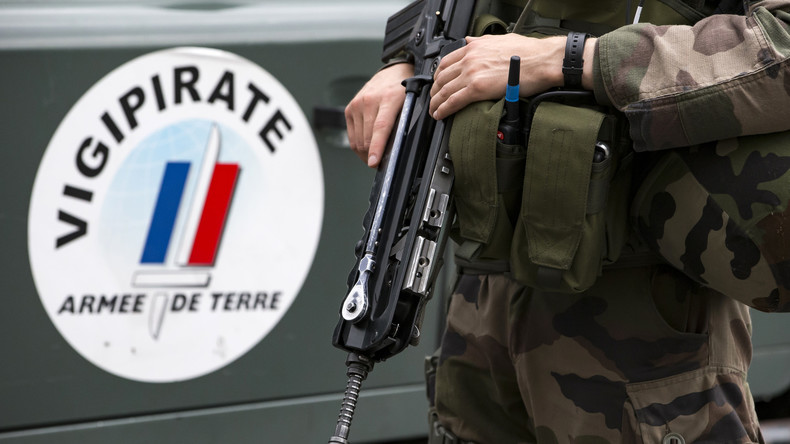 Assigné à résidence après les attentats de novembre 2015, il demande des comptes à l'Etat français