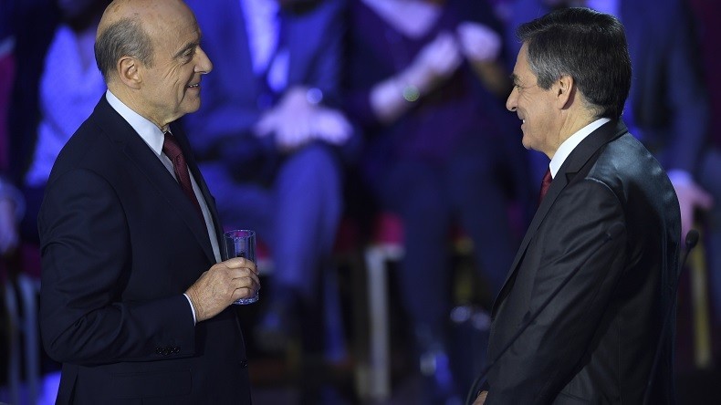 Donnés gagnants du dernier débat, Juppé et Fillon poursuivent leur combat par médias interposés