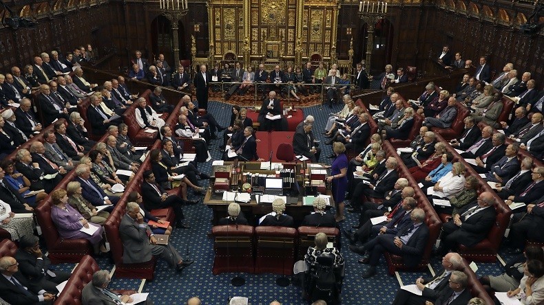 Royaume-Uni : une loi très controversée sur le renseignement sur le point de passer