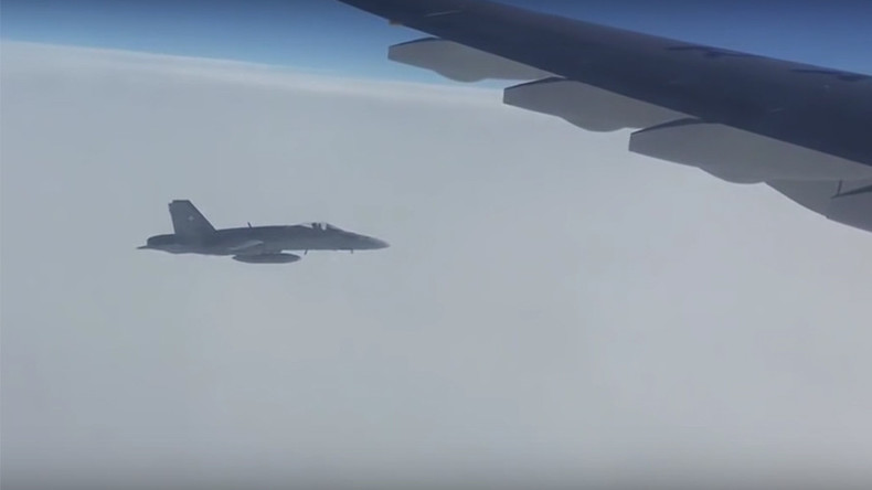 L’avion de journalistes russes vers le Pérou traqué par des avions de chasse suisses (IMAGES)