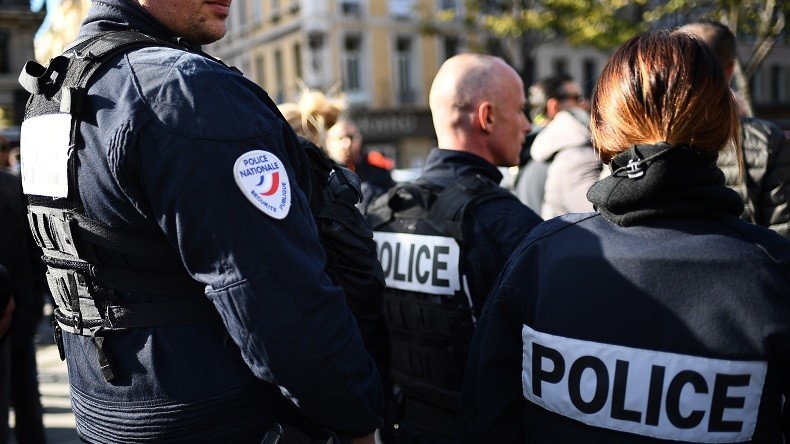 Attentat déjoué en France : prolongation exceptionnelle des gardes à vue pour cinq suspects