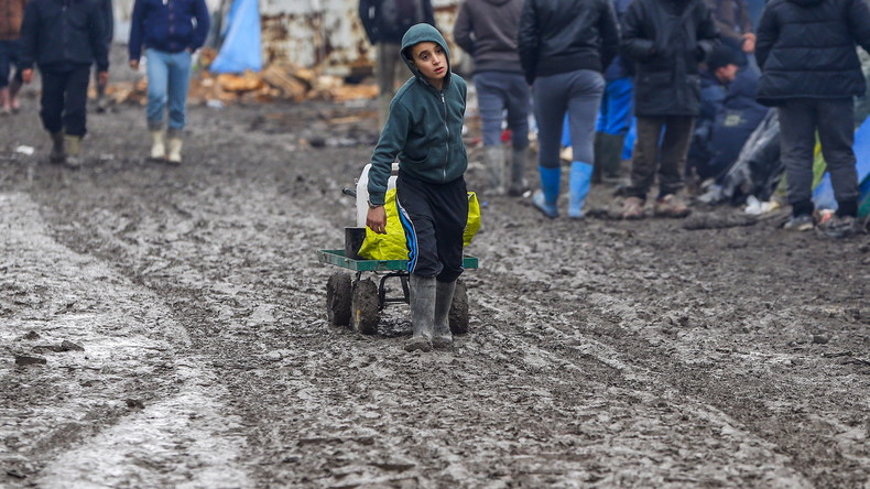Calais : un tiers des migrants mineurs suivis par une ONG auraient disparu