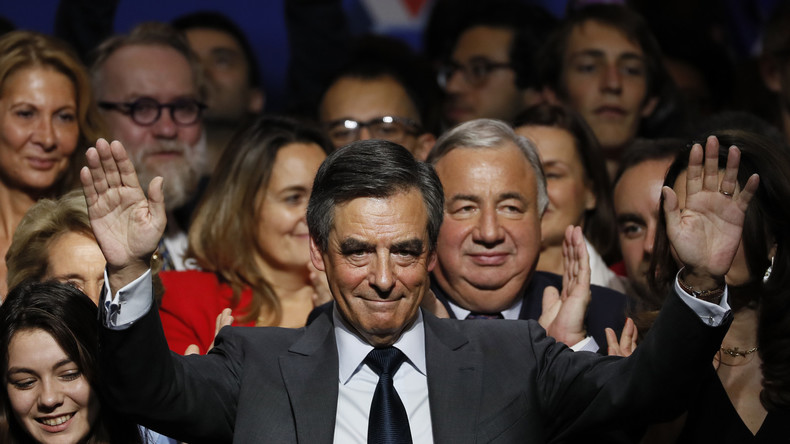 Triomphe de Fillon : la droite se rassemble, la gauche met en garde et le FN passe à l'attaque