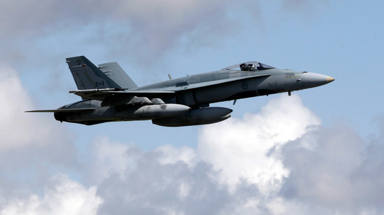 Canada : un pilote meurt dans le crash de son avion de chasse