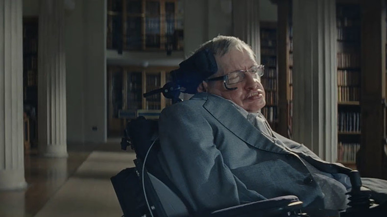 Lutter contre l'obésité ? «C'est pas sorcier», explique Stephen Hawking dans une vidéo