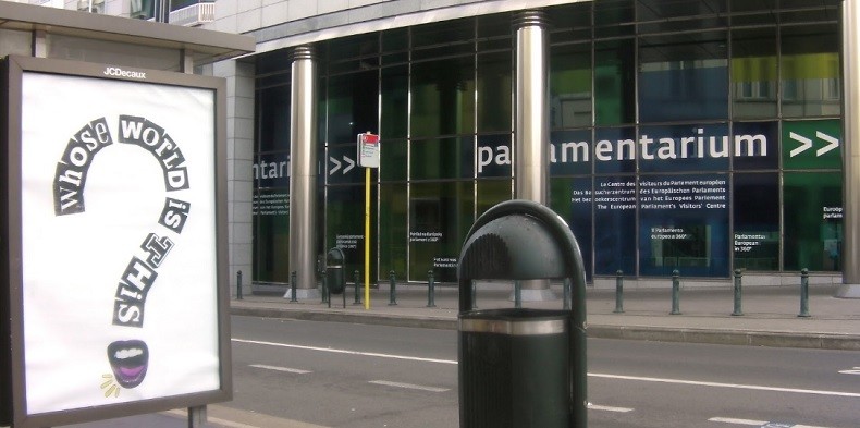 A Bruxelles, 80 affiches anti-TTIP et CETA remplacent des publicités traditionnelles (IMAGES)