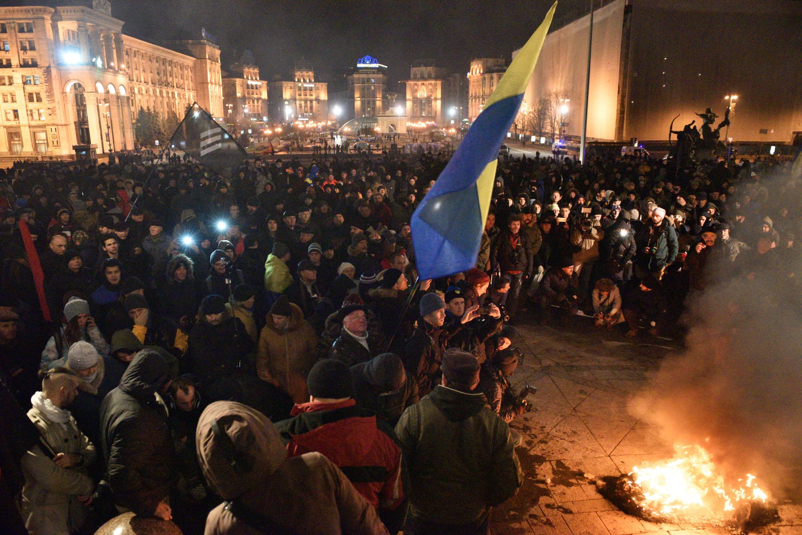 Pneus brûlés et vandalisme : comment Kiev a «célébré» le 3e anniversaire de Maïdan