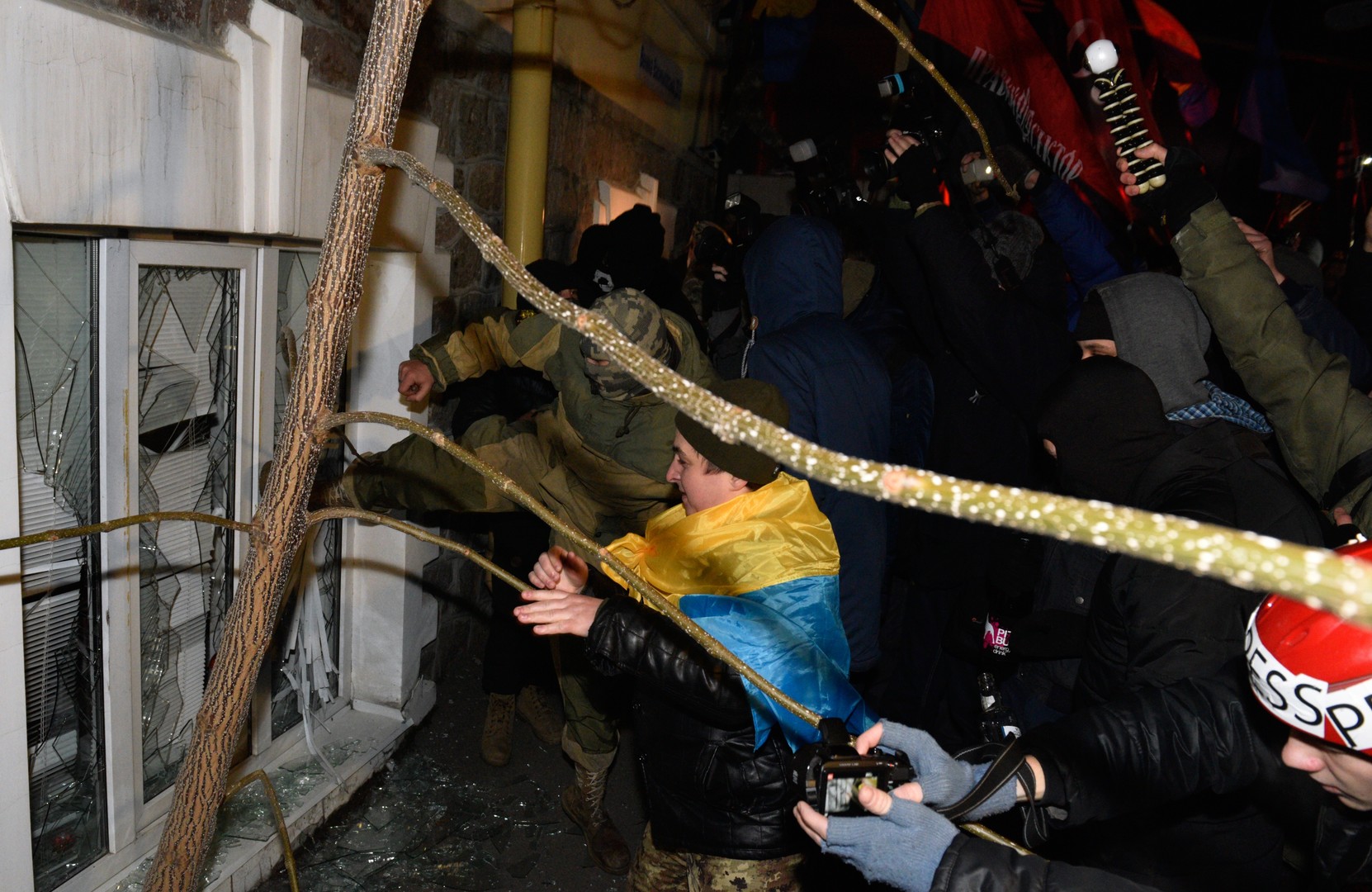 Pneus brûlés et vandalisme : comment Kiev a «célébré» le 3e anniversaire de Maïdan