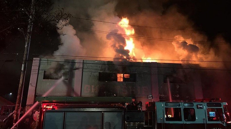 San Francisco : 30 à 40 morts dans l'incendie qui a terni la fête d'un collectif d'artistes (IMAGES)
