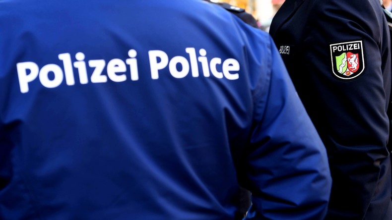 L'arrestation d'un migrant afghan soupçonné d'avoir violé et tué une jeune femme secoue l'Allemagne