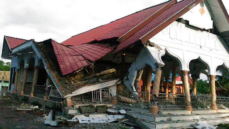 Séisme de magnitude de 6,5 en Indonésie : le bilan monte à 97 morts, des immeubles détruits
