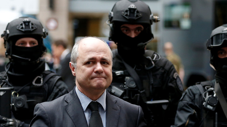 Bruno Le Roux appelle les Français à adresser «un sourire» aux forces de l'ordre pour la fin d'année