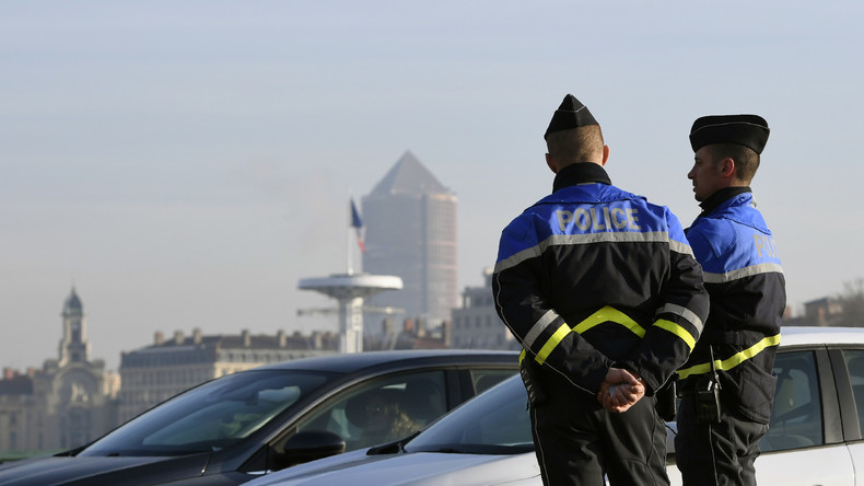 Lyon : trois individus habillés en djihadistes terrorisent les passagers d'un tram