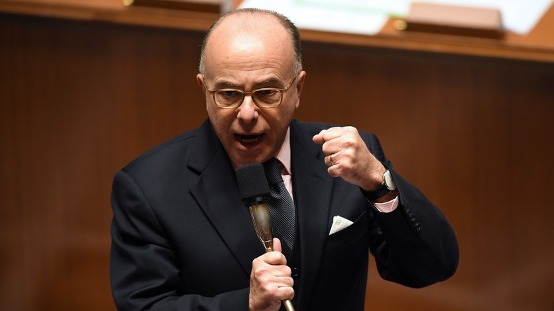 Tumulte à l'Assemblée nationale lors du discours du Premier ministre Bernard Cazeneuve