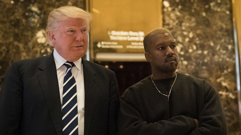 Visite surprise de Kanye West à Donald Trump dans sa tour à New York