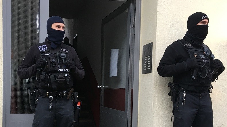 Allemagne : un ado de 12 ans tente de faire exploser une bombe artisanale sur un marché de Noël