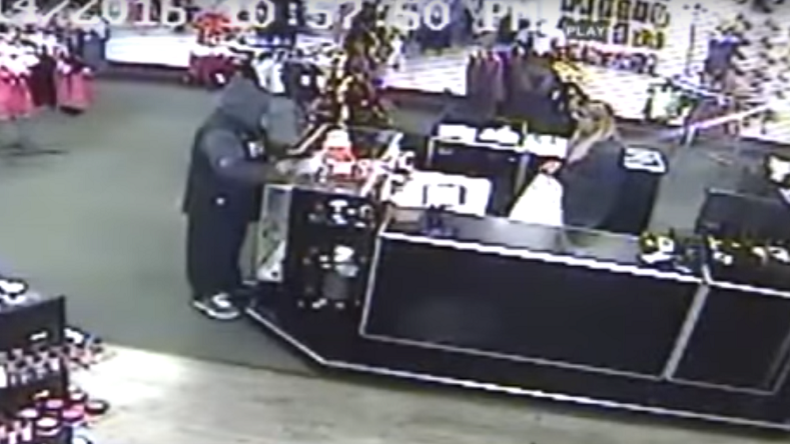 Etats-Unis : il a essayé de braquer un sexshop, il a été chassé à coups de godemichets ! (VIDEO)