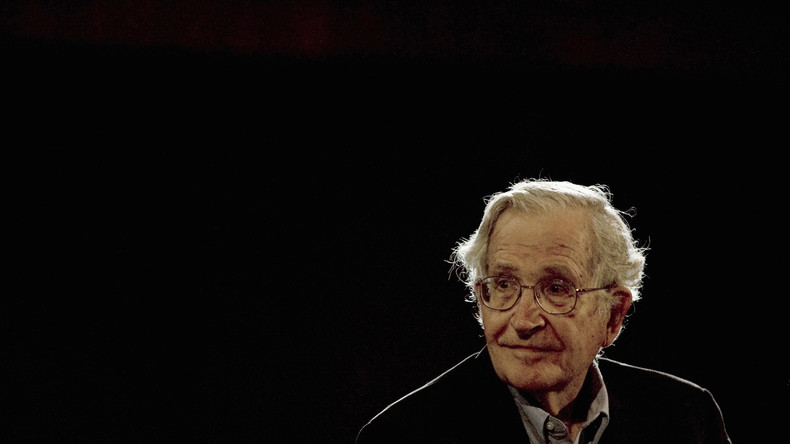 Noam Chomsky se dit «effrayé» par l'annonce de Donald Trump de relancer l'armement nucléaire
