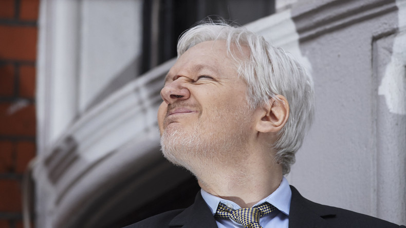 Julian Assange voit du potentiel dans l'équipe de Trump et démonte Clinton