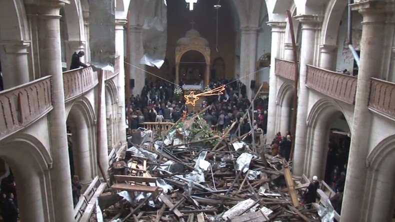 En ruines mais libre, l’église d’Alep accueille sa première messe de Noël (VIDEO)