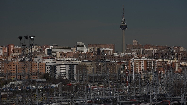 Madrid réduit de moitié la circulation automobile pour combattre la pollution