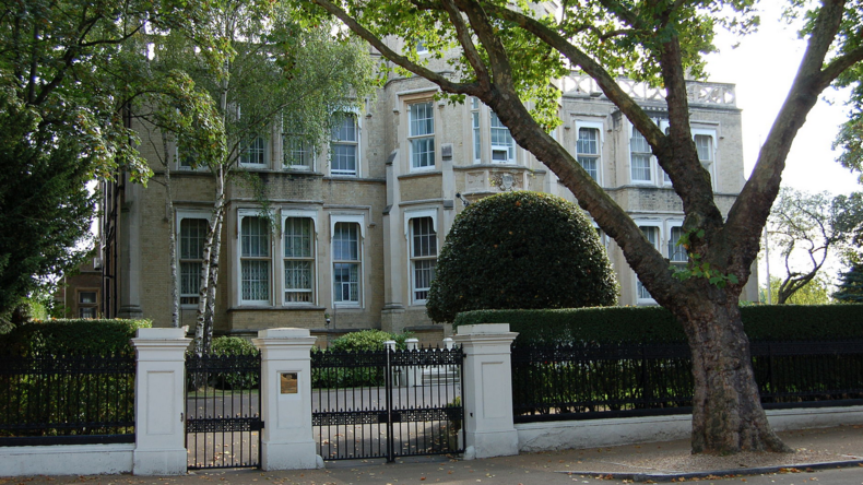 Jaloux ? L’ambassade de Russie trolle Londres pour son silence sur le cessez-le-feu syrien