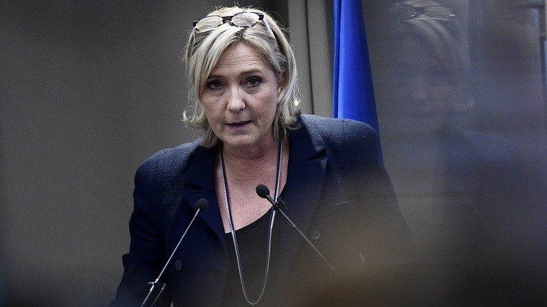 Marine Le Pen adresse des «vœux de combat» face aux «candidats du renoncement»