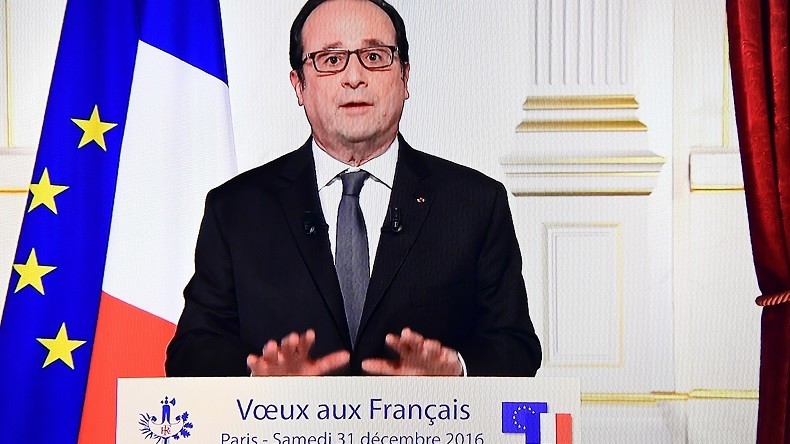 Vœux pour 2017 : Hollande ne veut pas du FN et exhorte Fillon à ne pas «brutaliser la société»