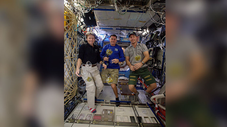 Un Nouvel An dans l'espace avec les astronautes de la Station spatiale internationale (IMAGES)