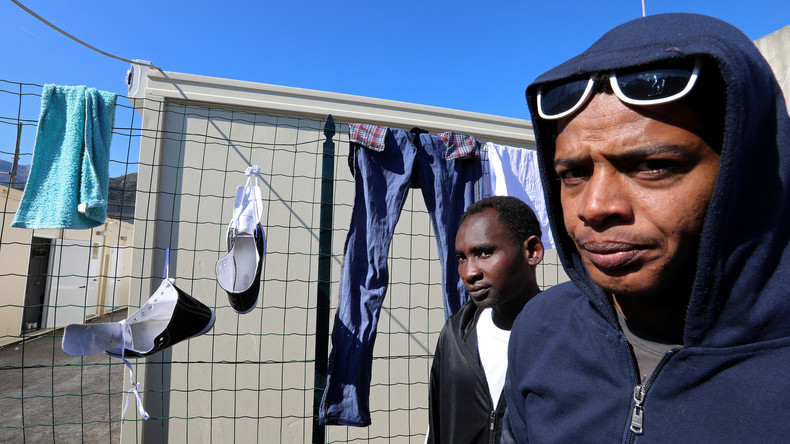 Italie : des migrants contraignent les employés d'un centre d'accueil à se barricader