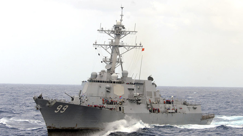 Détroit d'Ormuz : un destroyer US tire des coups de semonce contre des vedettes iraniennes