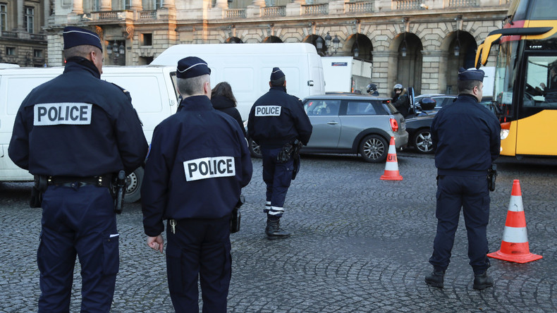 Paris : 17 cas de policiers radicalisés recensés entre 2012 et 2015