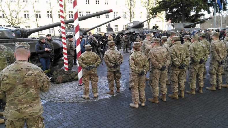 Kremlin : le débarquement de véhicules blindés américains en Pologne est une menace pour Moscou