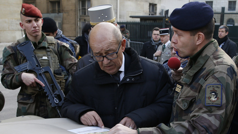 Les militaires ne sont «pas les plus compétents» en cas d'attaque de type Bataclan, estime Le Drian