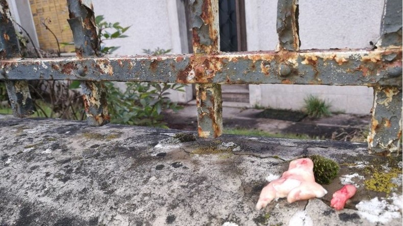 Dijon : un bâtiment devant accueillir un lieu de culte musulman profané avec des têtes de porc