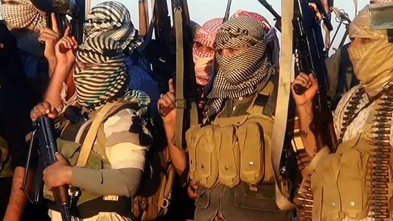 Syrie : Daesh isole la base aérienne de Deir ez-Zor et menace 120 000 civils
