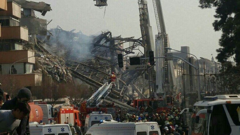 Téhéran : effondrement d'un gratte-ciel en direct, «plus de 20 pompiers tués» (PHOTOS, VIDEOS)