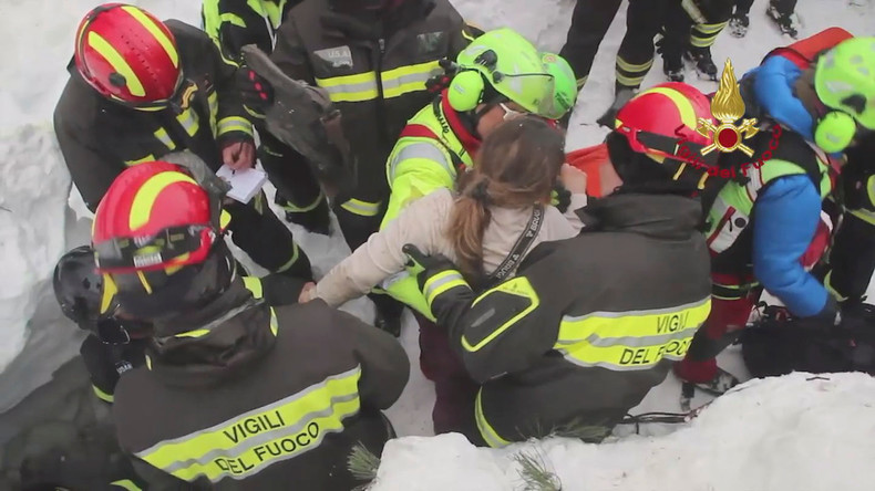 Italie : trois nouveaux survivants extirpés de l'hôtel détruit par une avalanche