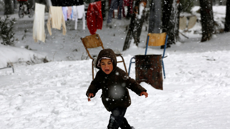 L’Unicef sonne l’alarme : 23 000 enfants de migrants pourraient mourir à cause du froid en Europe