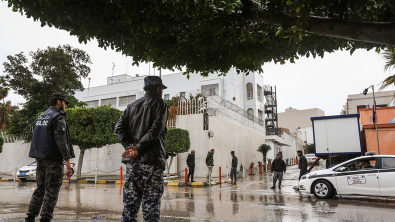 Libye : deux morts dans l'explosion d'une voiture près de l'ambassade d'Italie